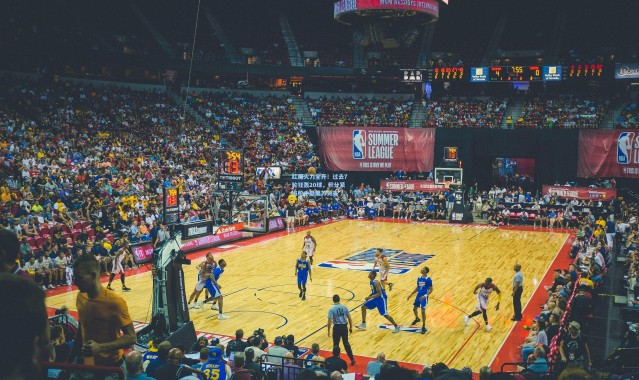 红魔火力全开！过去7轮狂轰20球，积分紧追枪手显复苏势头